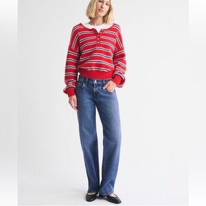 Abercrombie & Fitch Low Rise 90s Relaxed Jean
Vintage Comfort Straight Leg 28 6